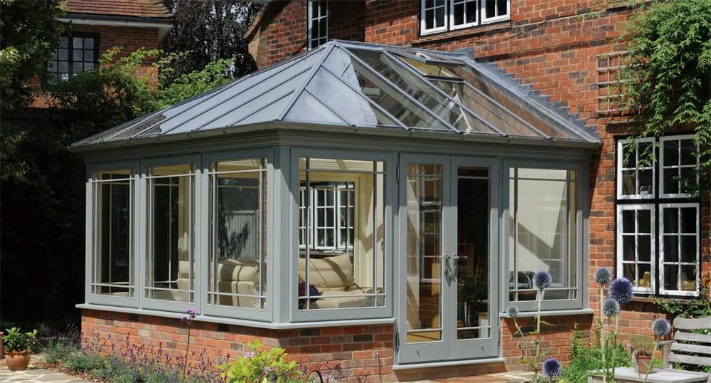 vacuum glazed window